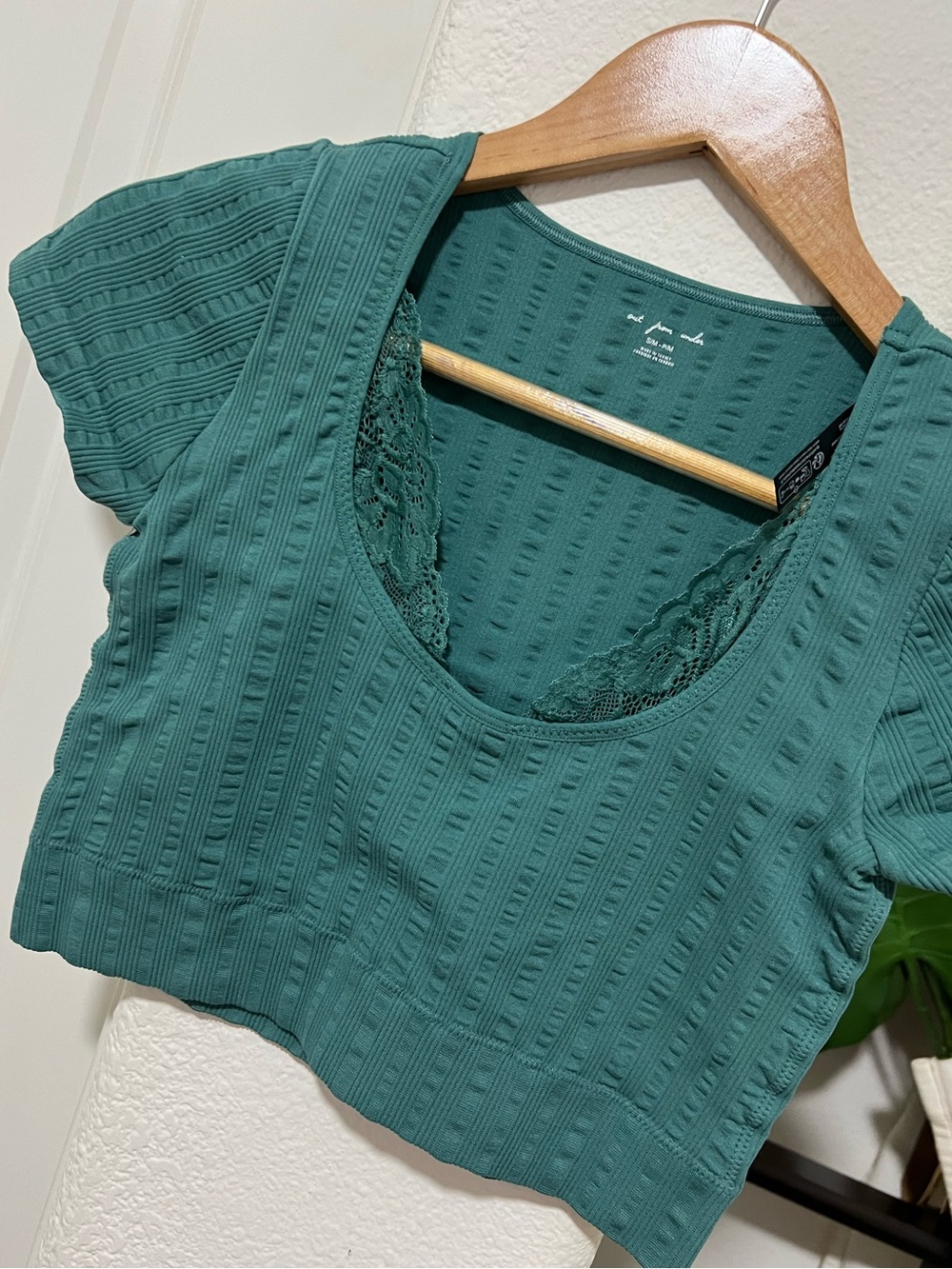 UO Out From Under Thalia Seamless Knit Lace
Trim Crop - Dark Turquoise